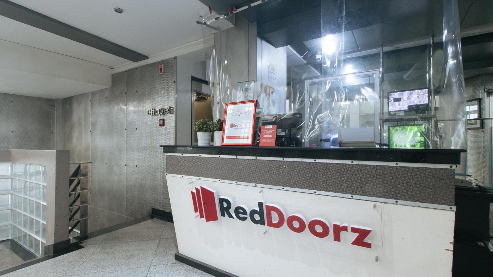 Reddoorz Plus At Banawe Кесон-Сити Экстерьер фото