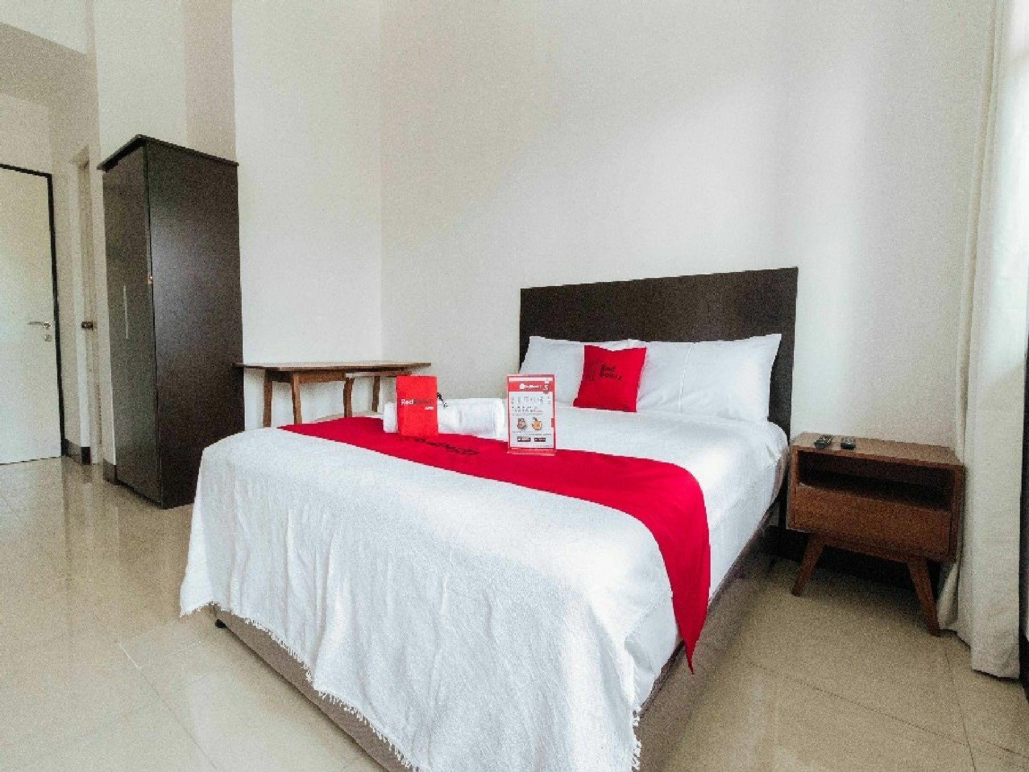Reddoorz Plus At Banawe Кесон-Сити Экстерьер фото