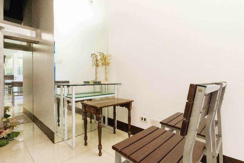 Reddoorz Plus At Banawe Кесон-Сити Экстерьер фото